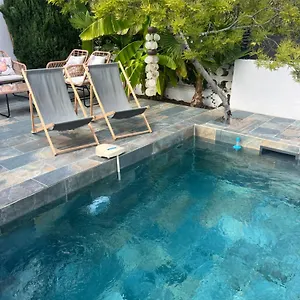  Appartement Bord De + Piscine France